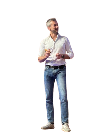 Adam Egger bei einem Vortrag über Produktstrategie